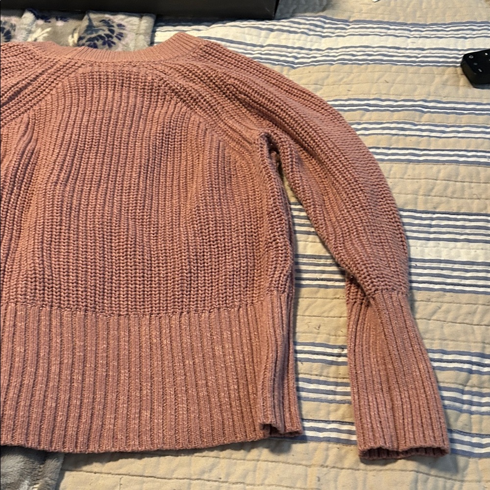 Universal Thread Elegant Mauve Crew Neck Sweater, size S EUC - Picture 3 of 5